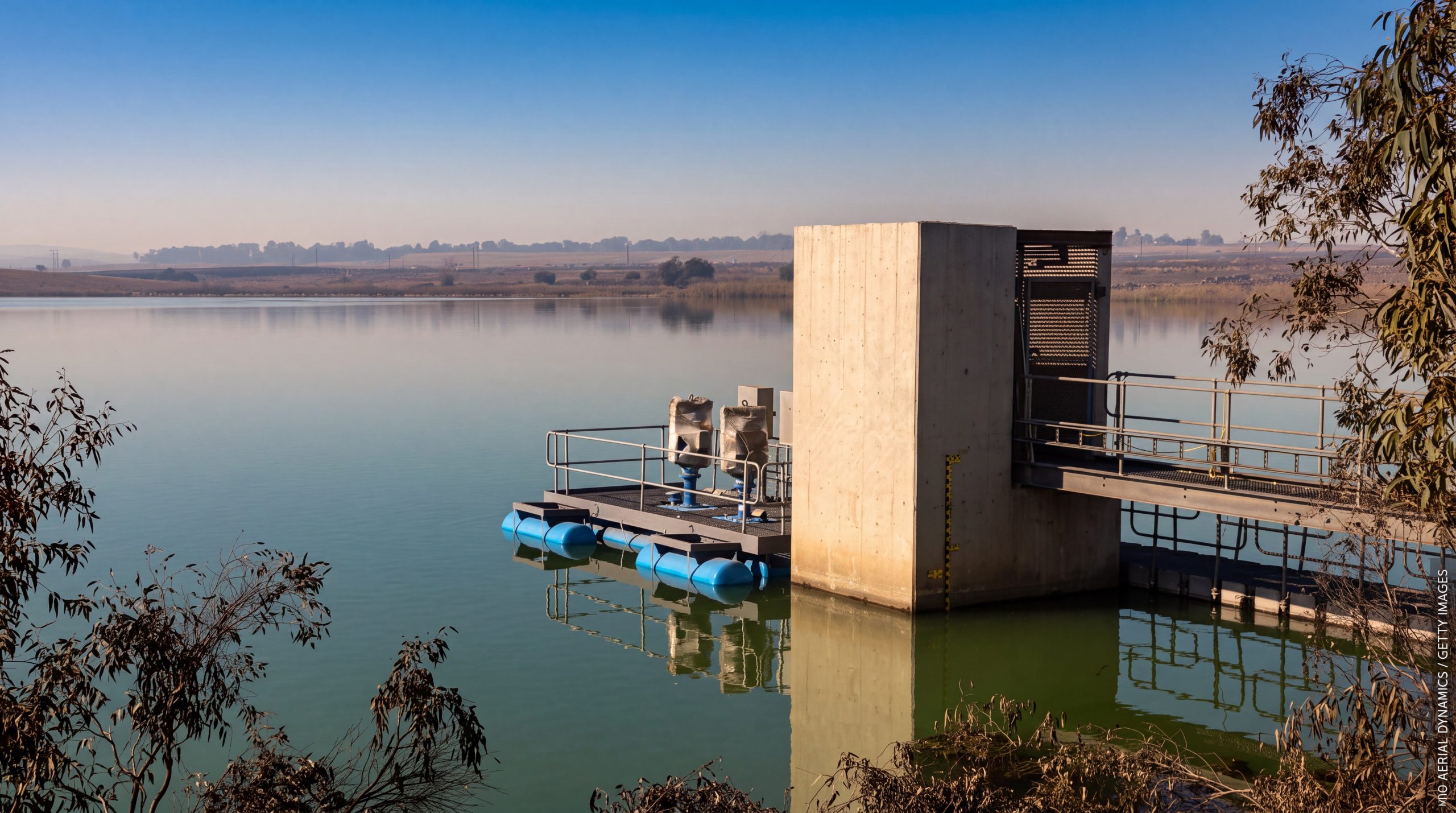 Floating pump station for industrial water-handling applications