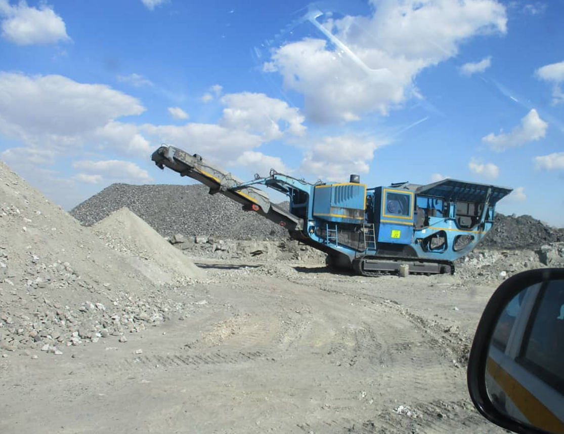 Mphakama screening equipment at an industrial worksite